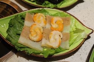 Vegetarian mock prawn with mock pork at Yī Yè Yī Shìjiè - Vegan Hotpot in Shanghai