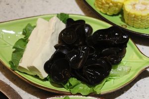 Tofu with fungus at Yī Yè Yī Shìjiè - Vegan Hotpot in Shanghai