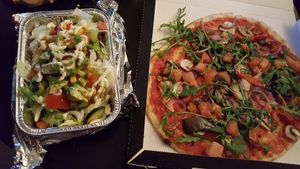Vegan kapsalon and vegan pizza (they insisted on calling it a veganizza) at Vet Gezond in Leiden