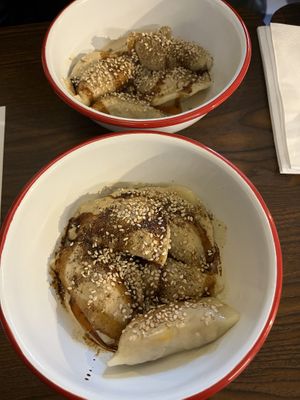 Potato-filled dumplings with spicy sesame sauce / Vegane Dumplings mit Kartoffelfüllung in scharfer Sesamsauce nach Zhong Art  at Cai Kitchen in Hamburg
