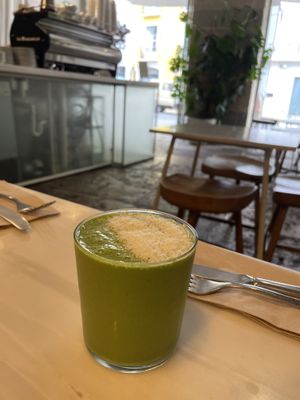 Delicious green smoothies  at Comoba in Lisbon