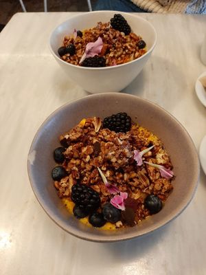 Vegan pumpkin porridge at Comoba in Lisbon