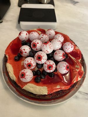 Halloween blueberry cake at Comoba in Lisbon