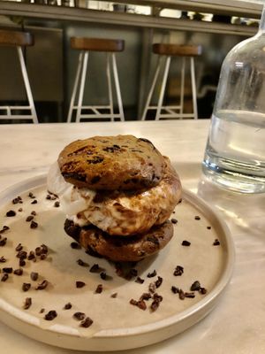 Cookies & cream at Comoba in Lisbon