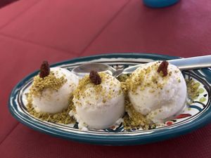 Ginger cinnamon ice creamm  at Frary's in Venice