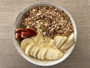 Smoothie Bowl at Amour Patisserie Vegetale in Nice