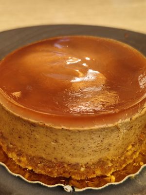 Apple cinnamon at Amour Patisserie Vegetale in Nice