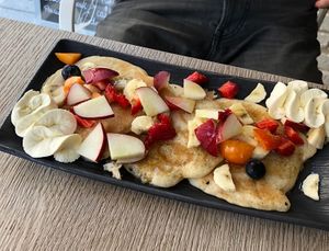 gluten-free pancakes with fruit (8€)  at Amour Patisserie Vegetale in Nice