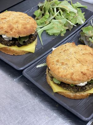 Burgers vegan gluten free   at Amour Patisserie Vegetale in Nice