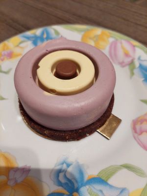 Small cake with creamy topping at Amour Patisserie Vegetale in Nice