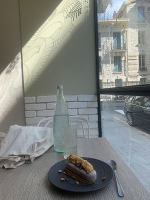 vegan snickers cake   at Amour Patisserie Vegetale in Nice