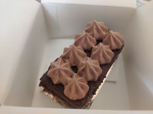 Kinder at Amour Patisserie Vegetale in Nice