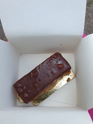 Snickers at Amour Patisserie Vegetale in Nice