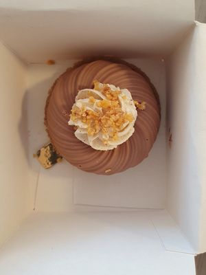 Kinder at Amour Patisserie Vegetale in Nice