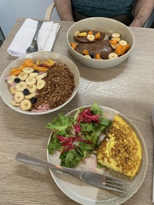Pancakes, smoothie bowl and omelette   at Amour Patisserie Vegetale in Nice