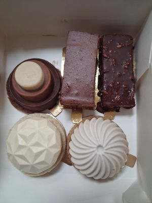 Delicious at Amour Patisserie Vegetale in Nice