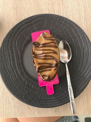 Raw cake at Amour Patisserie Vegetale in Nice