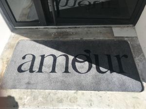 Nice calming colors at Amour Patisserie Vegetale in Nice