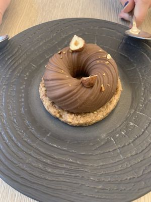 ‘noizet’ hazelnut chocolate mousse with biscuity base at Amour Patisserie Vegetale in Nice