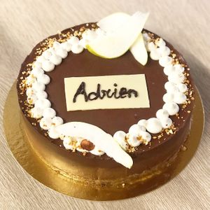 Choco and pear at Amour Patisserie Vegetale in Nice