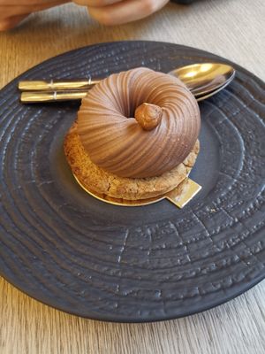 Yummy cake at Amour Patisserie Vegetale in Nice