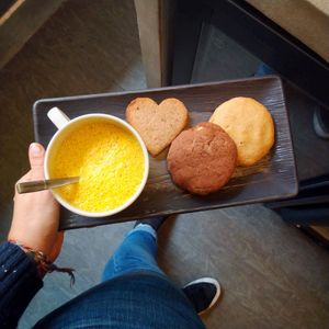 Golden Milk cookies at Amour Patisserie Vegetale in Nice