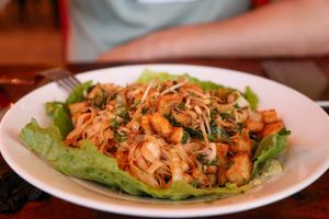 Asian noodles at Cuba's Cookin' in Oranjestad