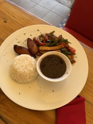   at Cuba's Cookin' in Oranjestad