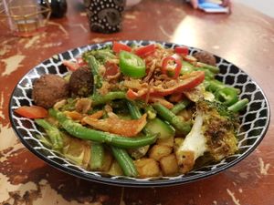 Veggie bowl at Esszimmer in Tubingen