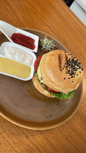 Vegan burger  at Napoli Artisan Gelato  in Lima