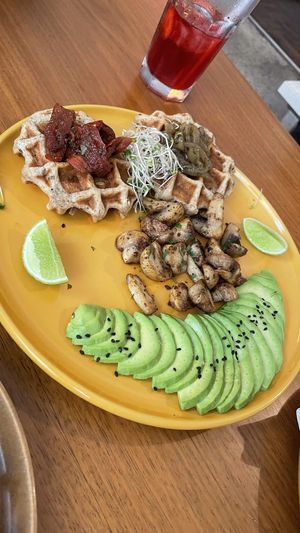 Wafles  at Napoli Artisan Gelato  in Lima