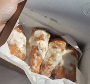 Garlic "parmesan" sauce at B & B Wings & Things in Middletown