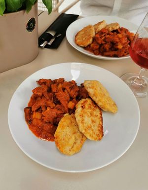 Eierschwammerlgulasch at Venuss - Herrengasse in Vienna