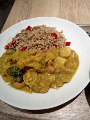 two main dishes, cashew curry and buckwheat  at Venuss - Herrengasse in Vienna