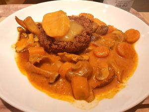 Patty with carrot mushroom goulash at Venuss - Herrengasse in Vienna