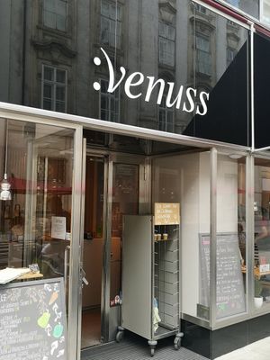 Front at Venuss - Herrengasse in Vienna