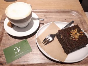 Poppyseedcake and cappuccino at Venuss - Herrengasse in Vienna