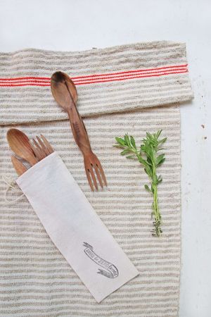 Wooden cutlery by SHAMO made of natural, untreated walnut/beech wood at Prezent in Budapest