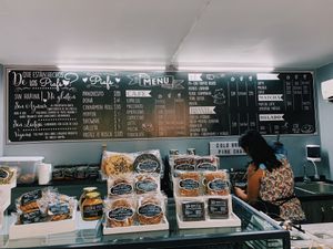 Menu board at Piaf Repostería Alternativa in Guadalajara