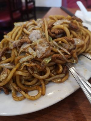 Shanghai noodles (with cabbage and button mushrooms) at The Buddhist Vegetarian Kitchen in Scarborough