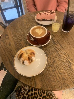 pastries & drinks at Relax na Wilczej in Warsaw