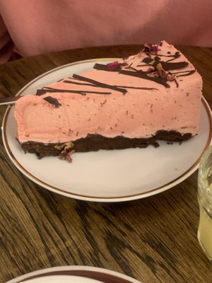 raspberry cake at Relax na Wilczej in Warsaw