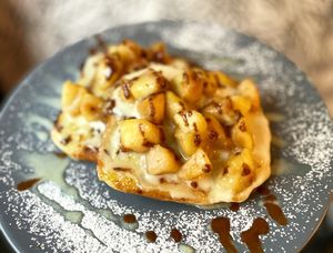 CREME BRÛLÉE FRENCH TOASTS
made frome our homemade challah, with vanilla cream, roasted apple & cinnamon sauce at Relax na Wilczej in Warsaw