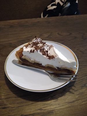 banoffee, gf cake at Relax na Wilczej in Warsaw
