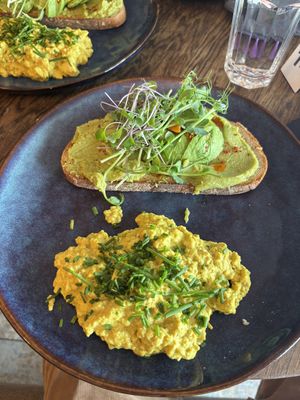 Avocado toast and tofu scramble  at Relax na Wilczej in Warsaw