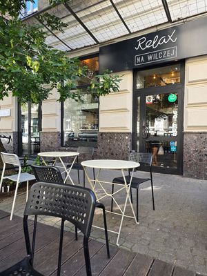 Patio seating at Relax na Wilczej in Warsaw