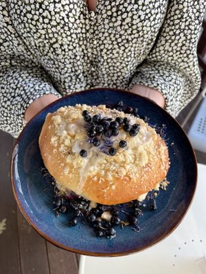 Wild blueberry Bun (vegan & with 100g od wild bluberries inside and a delicious 'buttery' crumble) at Relax na Wilczej in Warsaw