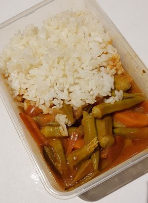 Vegan okra carrot tomato stew with rice at Gulet Feinkost in Munich