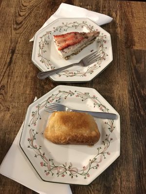 Strawberry and coconut cheesecake, and lemon drizzle cake 😋  at Wellbeing Lounge in Keighley
