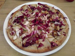 Special pizza with pear and walnuts at Noah's Restaurant in Mainz
